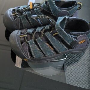 Keen waterproof boys sandals